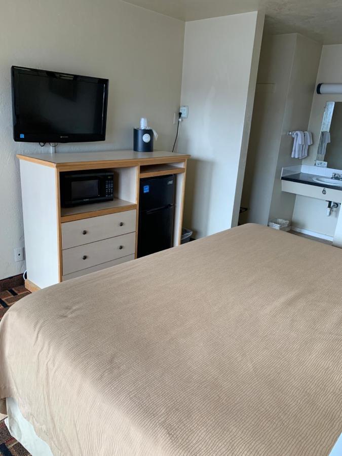 Motel Economy