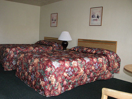 Economy Motel *